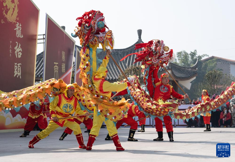 四川泸县:“二月二”舞龙盼丰收