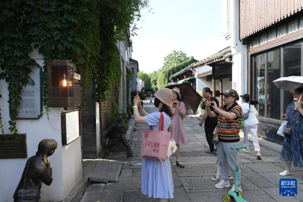 在京杭大运河南端来场“City Walk”