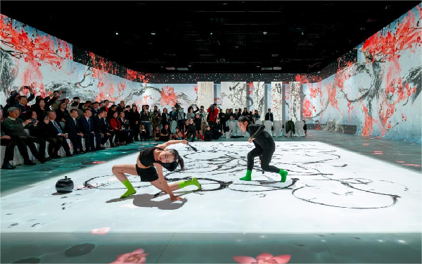 齐白石的数字艺术展揭幕 助力中华文化走向世界 齐白石的数字艺术展揭幕 助力中华文化走向世界