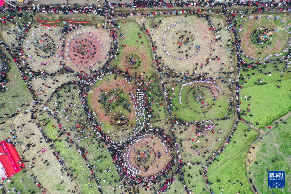 新春走基层丨广西融水:各族群众欢聚“十三坡会”