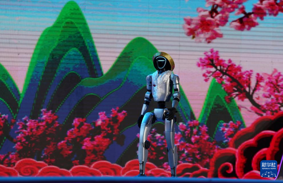 林芝桃花节启幕 雪域江南迎客来