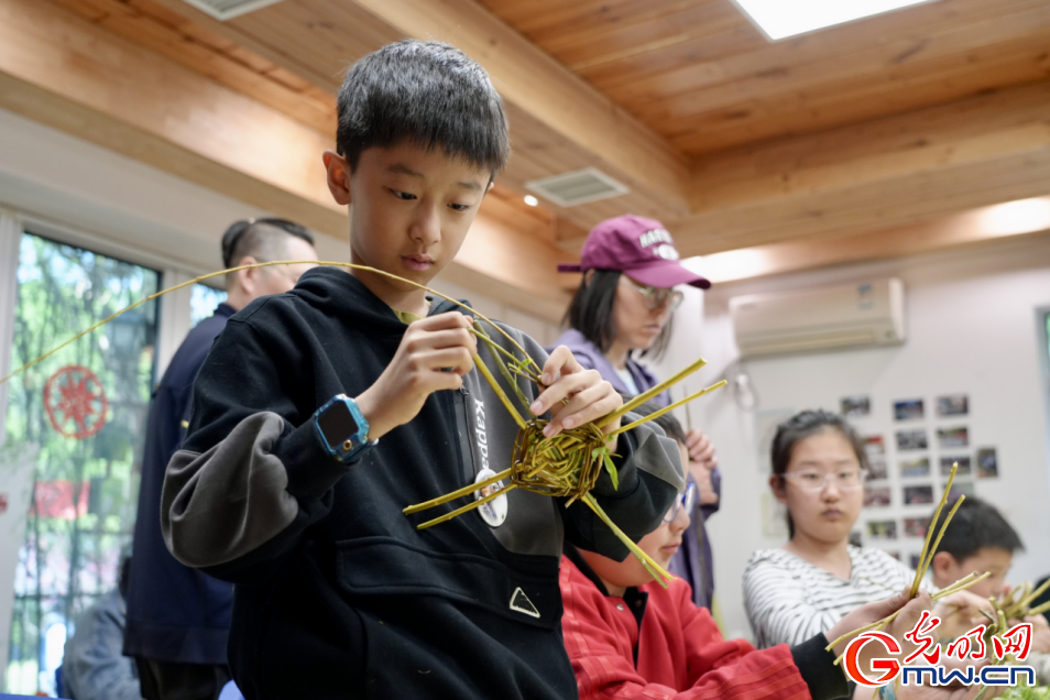 【网络中国节】组图丨清明到 柳篮编