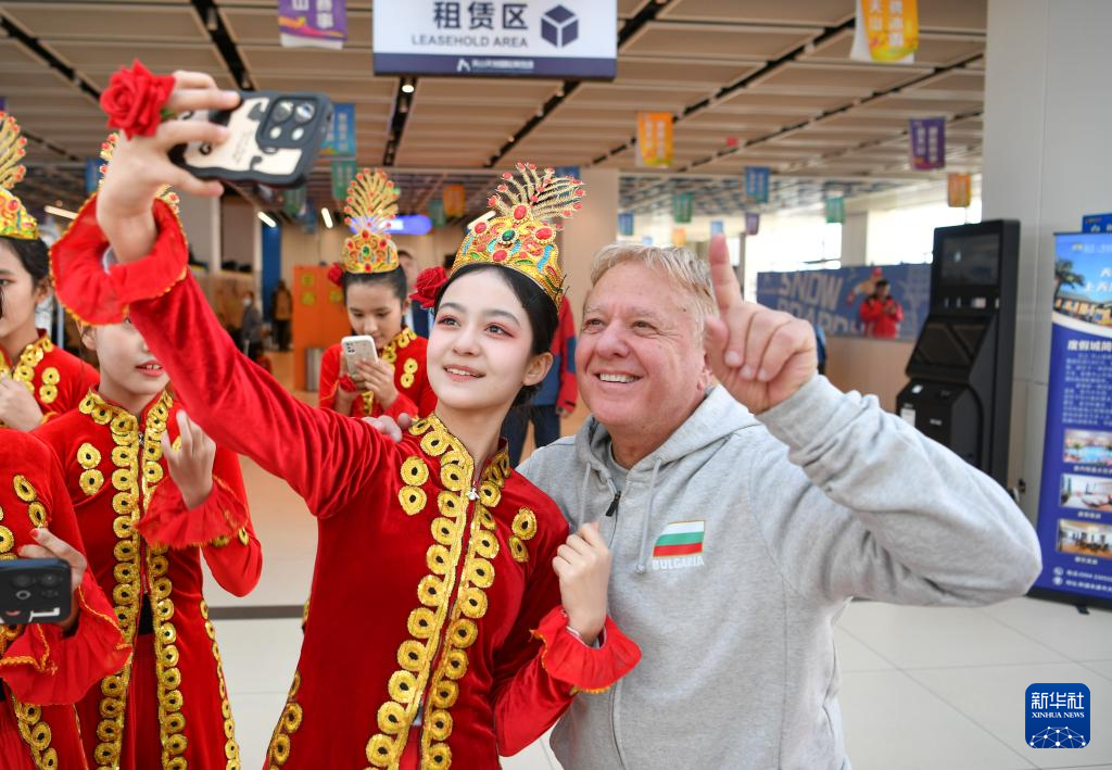 冰雪运动成就新疆文旅新名片