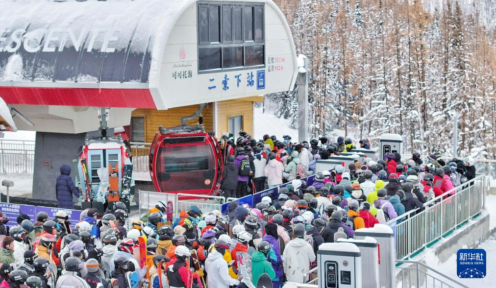冰雪运动成就新疆文旅新名片