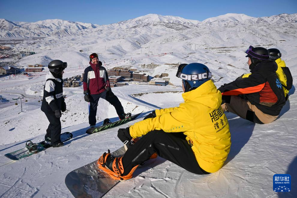 冰雪运动成就新疆文旅新名片