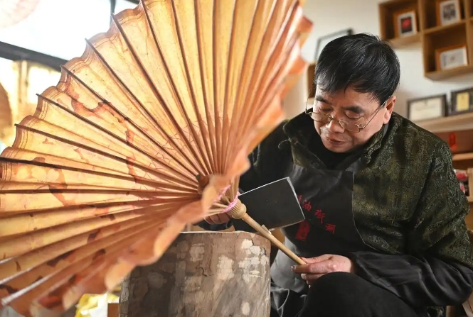 【文化和自然遗产日】漫动时节丨竹骨纸韵渡烟雨 【文化和自然遗产日】漫动时节丨竹骨纸韵渡烟雨