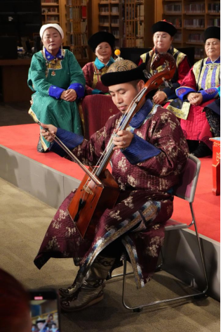 国家大剧院举办乌珠穆沁长调民歌与文化讲唱会