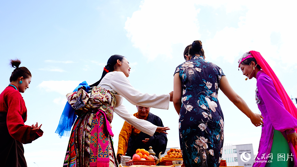 2025年藏族服饰文化艺术节盛大启幕