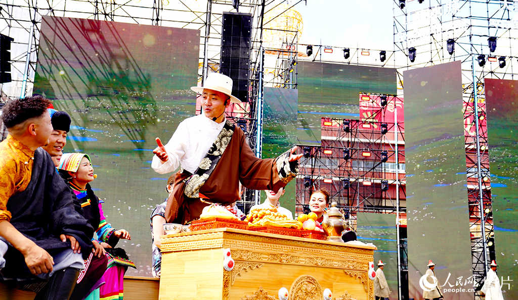 2025年藏族服饰文化艺术节盛大启幕