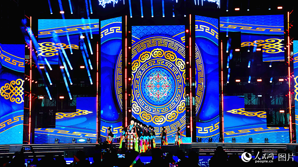 2025年藏族服饰文化艺术节盛大启幕