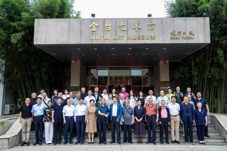 雕塑为碑，文献为证：这场展览以艺术之名传承抗战记忆与和平信念