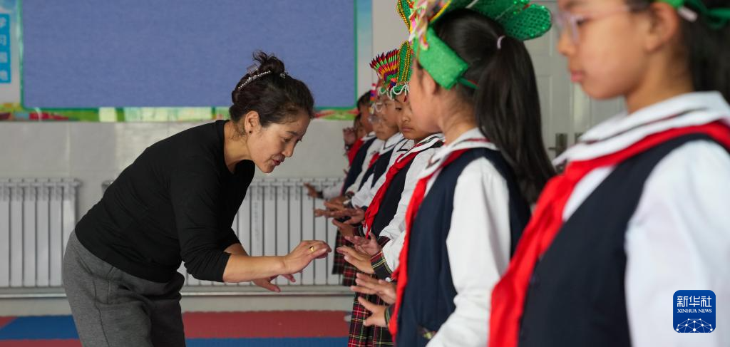 西藏的孩子:嘹亮童声焕新藏戏