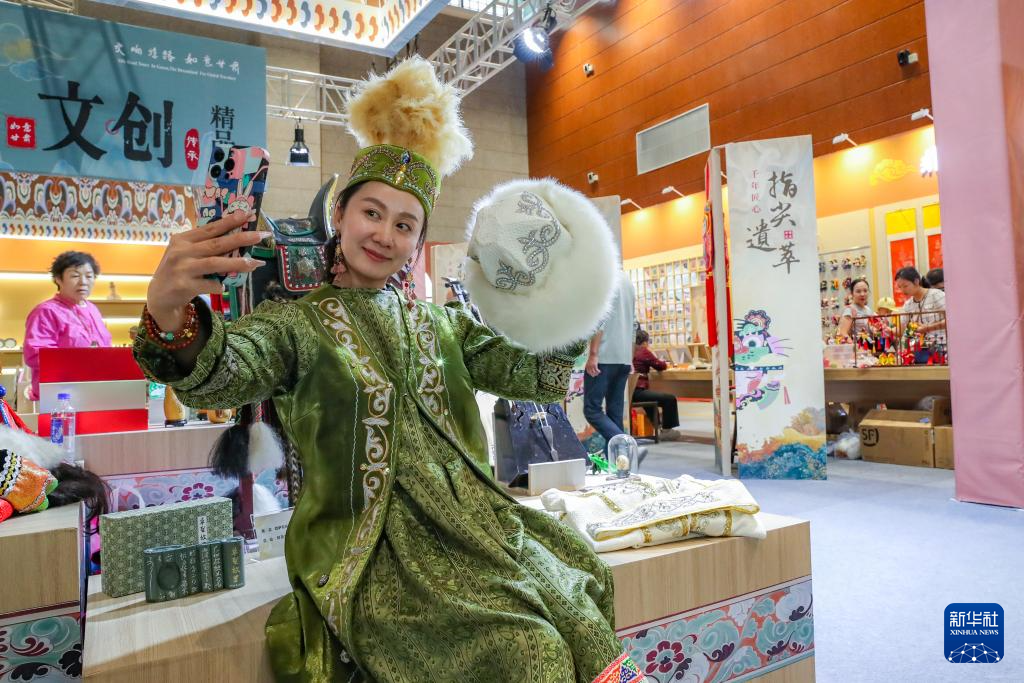 敦煌文博会展现多彩丝路文化