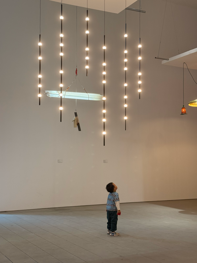 2025北京国际设计周｜马德里主宾城市展《光之线条（The Line Dreams）》正式开幕