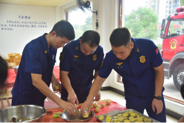 【网络中国节】来尝尝“蓝朋友”的手工月饼