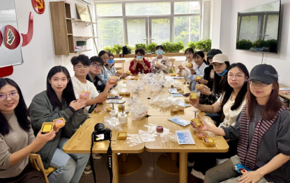 【网络中国节】中秋遇校庆,首都师大良乡校区留校学生这样庆祝 【网络中国节】中秋遇校庆,首都师大良乡校区留校学生这样庆祝