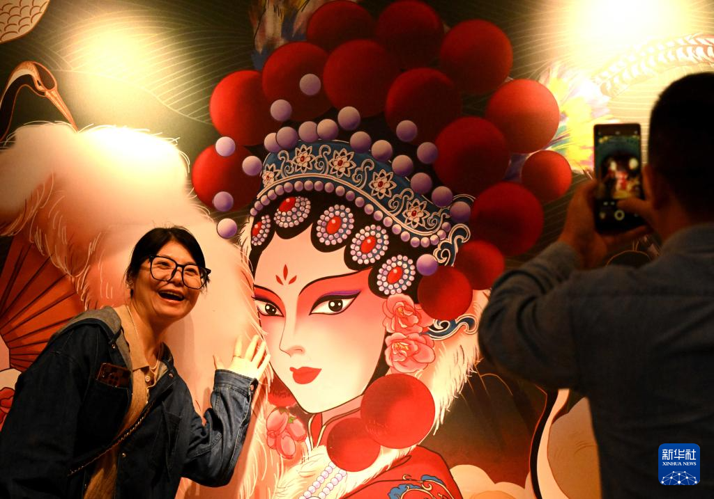 国庆中秋假期国内出游8.88亿人次