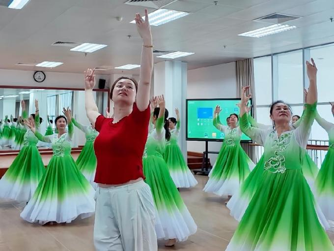 银发课堂里的“第二人生”