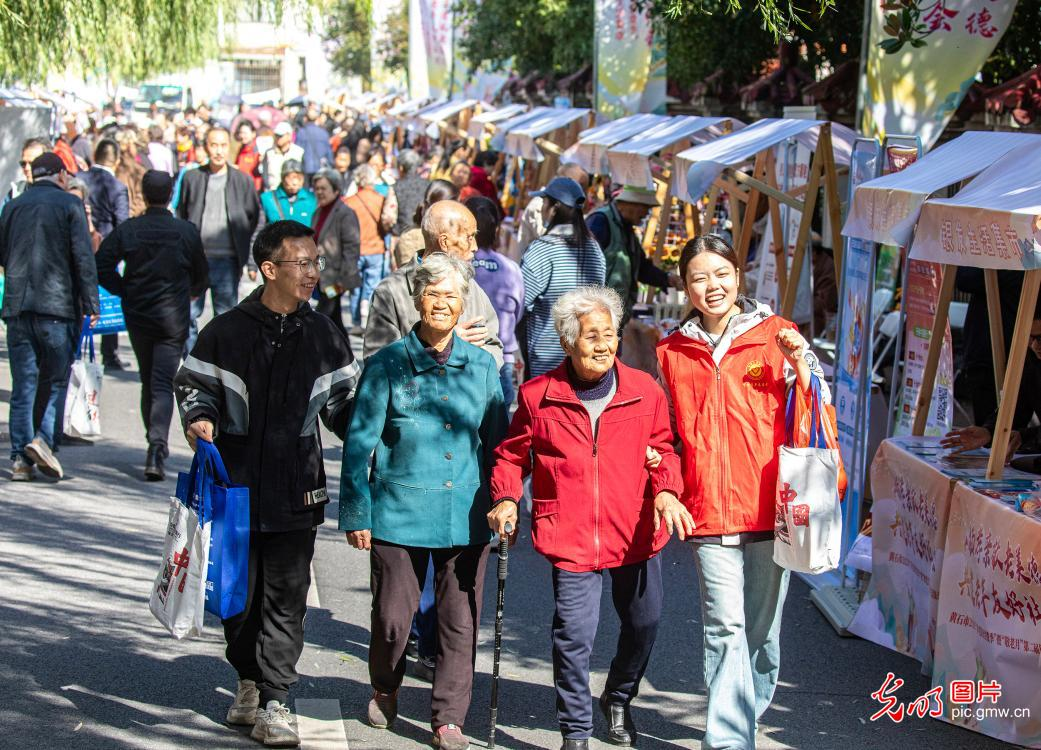 银龄生活有滋有味