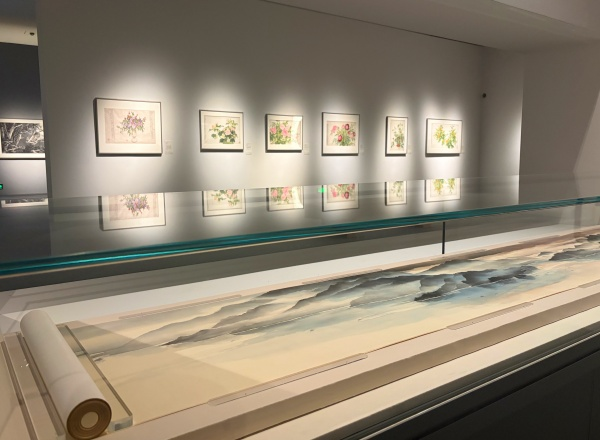 岁月如诗入画梦!作家刘墉绘画作品展对公众开放 岁月如诗入画梦!作家刘墉绘画作品展对公众开放