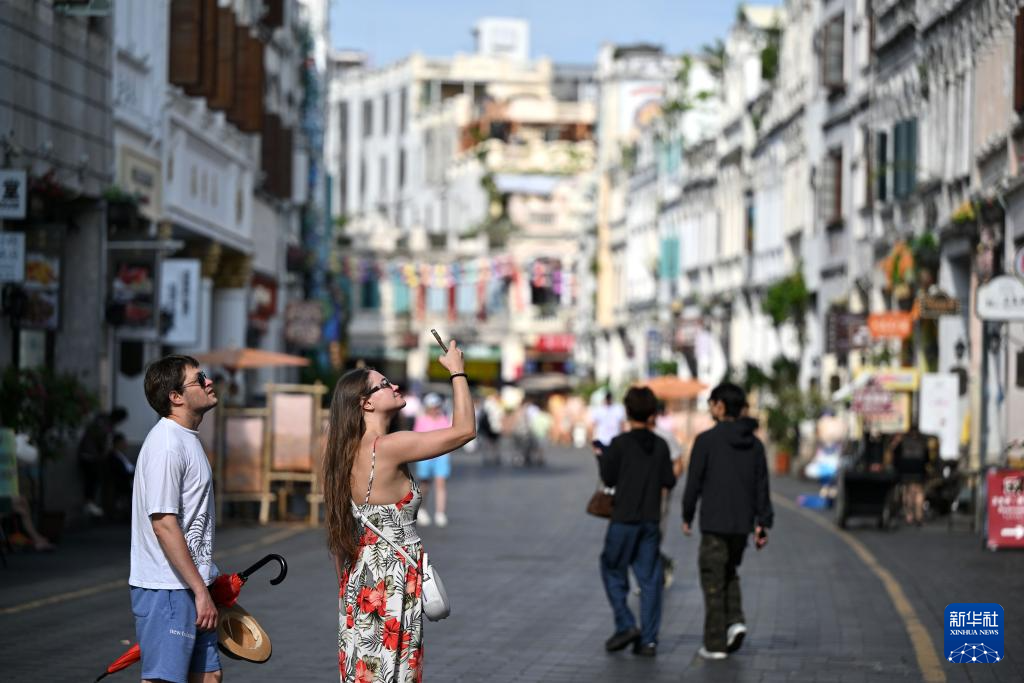 海口:百年老街迎世界游客